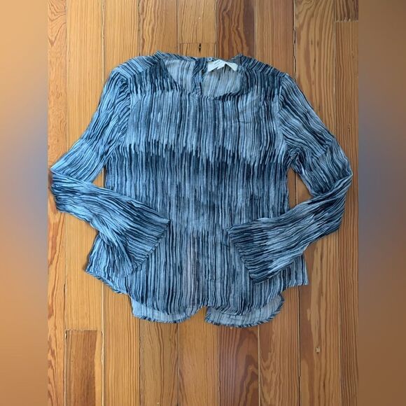 Cloth and Stone Top - Picture 1 of 10